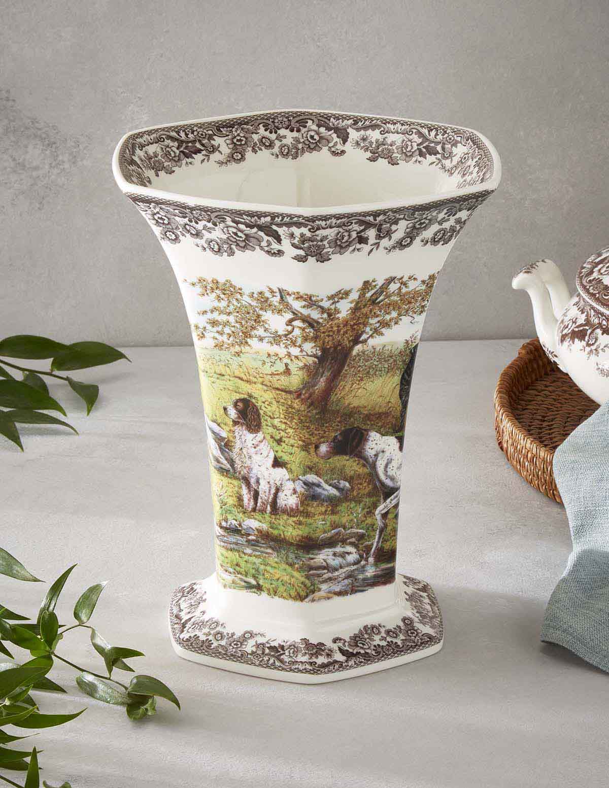 Spode Woodland Woodland Hexagonal Vase, Hunting Dogs