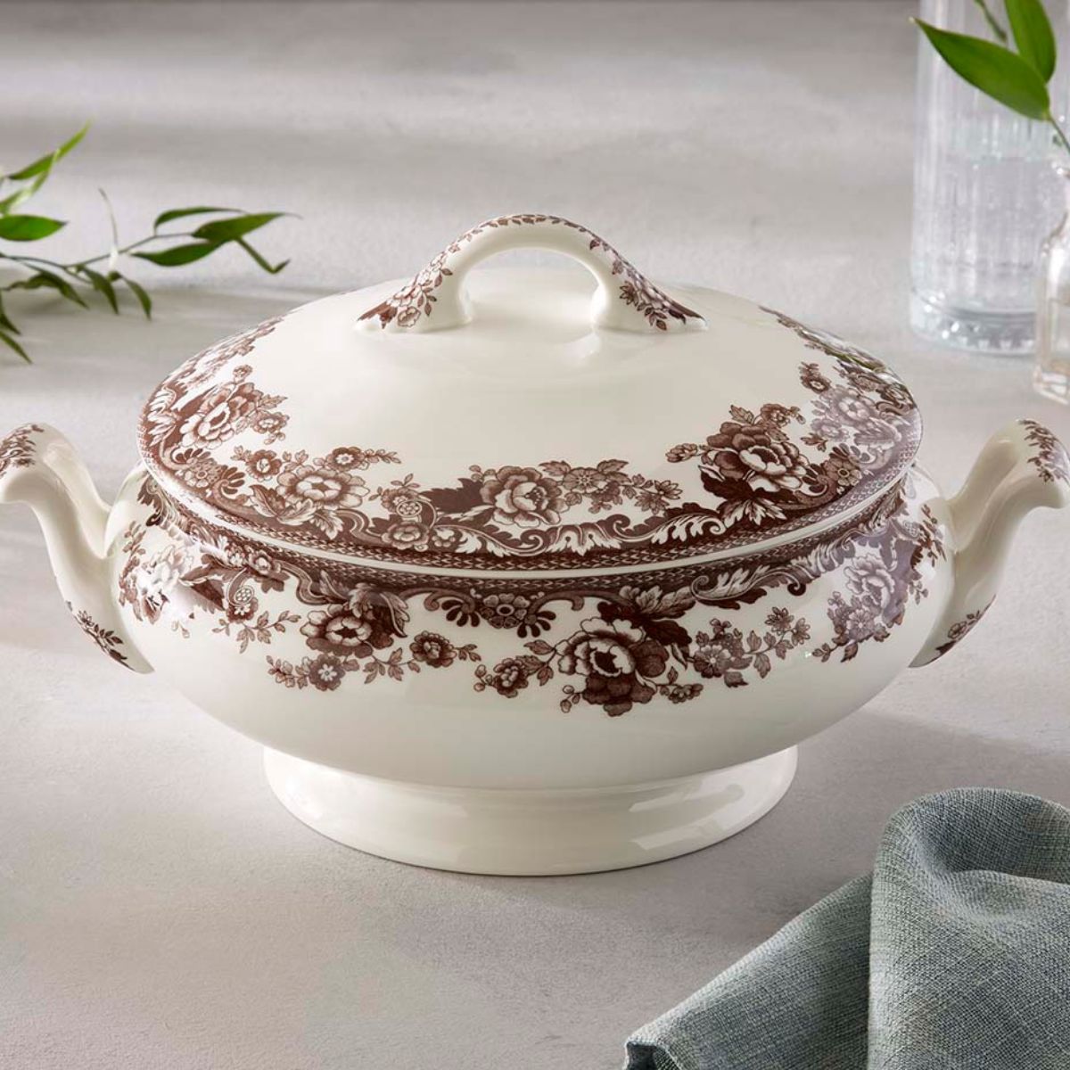 Delamere Covered Vegetable Dish  (Woodland)