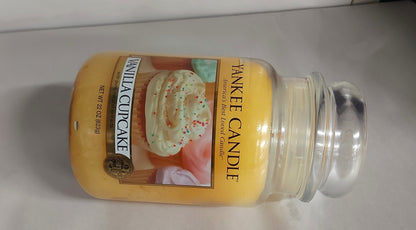 Deal- Yankee candle Covered jar- Vanilla Cupcake - Shoppedeals
